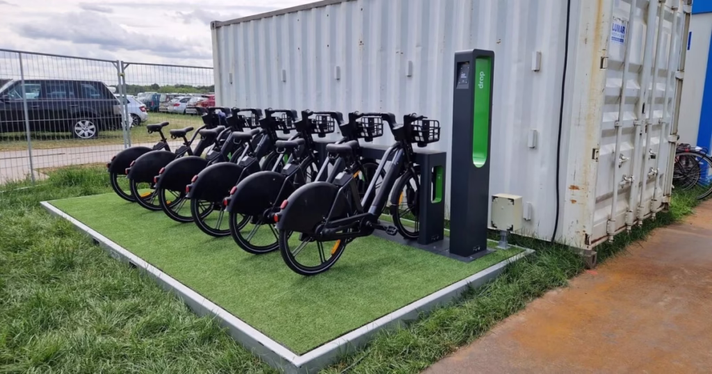 Drop voorziet Bospop van pop-up plateau met e-bikes